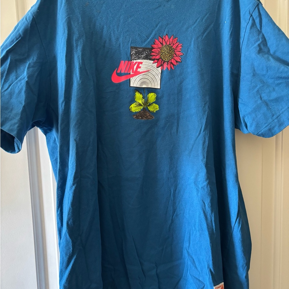 Nike Blue Graphic T-Shirt